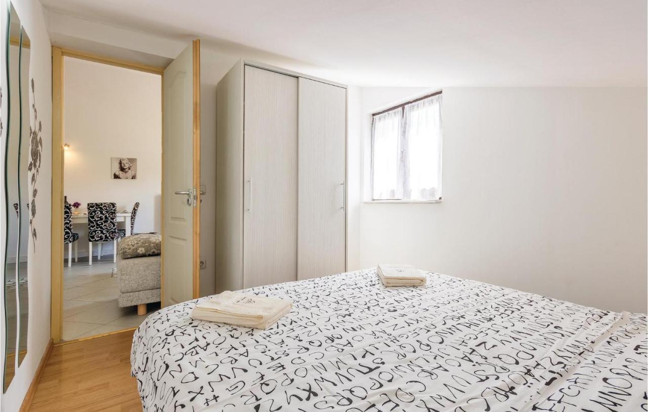 Amazing Apartment In Medulin With Wifi Exterior photo